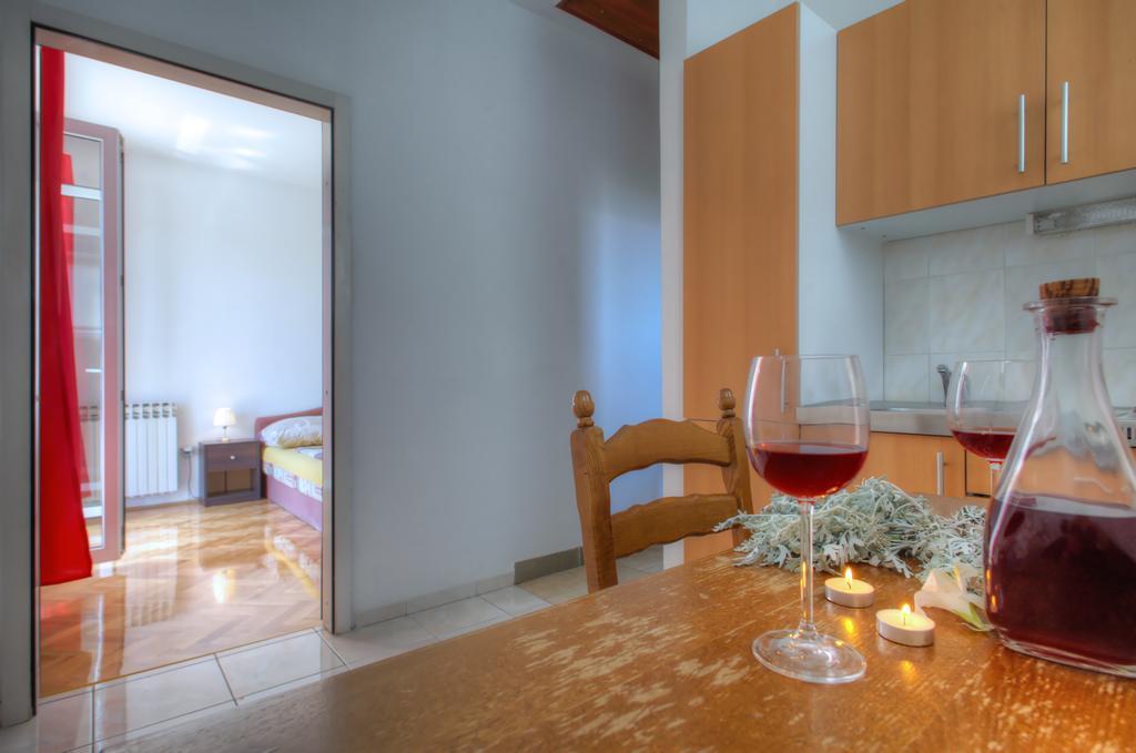 יזרה Apartments Irena מראה חיצוני תמונה